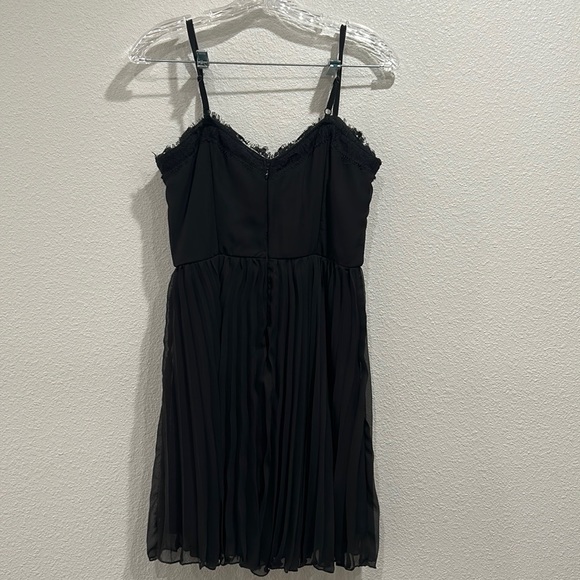 Juniors' Lily Rose Pleated Sweetheart Lace Dress SZ Small NWT - Picture 7 of 13